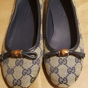 Women's shoes